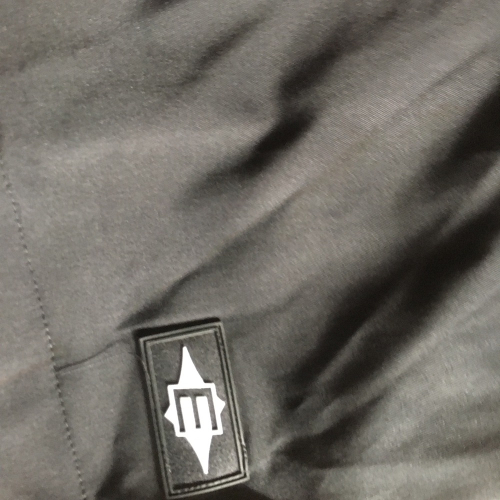 High-performance athletic gear - Picture 3 of 5